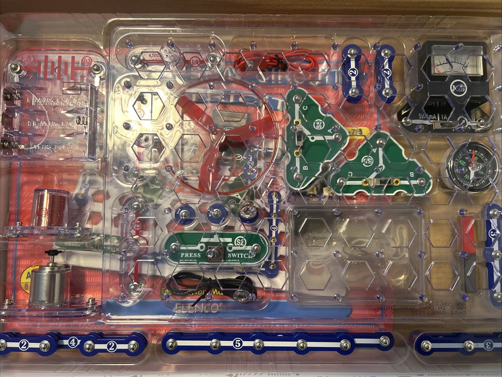 Snap Circuits Snaptricity Electronics Exploration Kit STEM Building SCBE-75