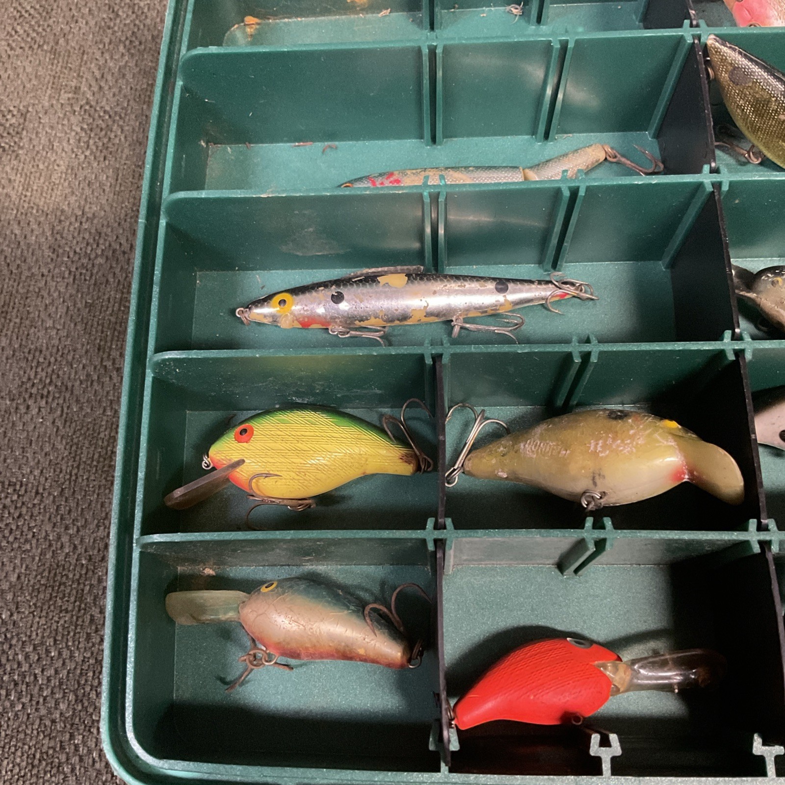 Vintage Plano Tacklebox "Boatbox" 2 Levels Green 39 Lures Inside