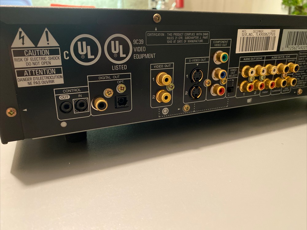 Pioneer DV-626D DVD Player with Component System Hookups