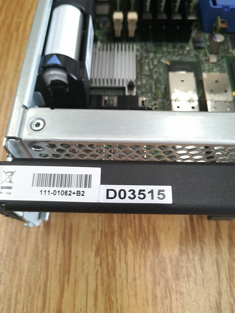 - NetApp 111-01062 110-00136 Controller With Memory for FAS3240 NAF-0901 Array