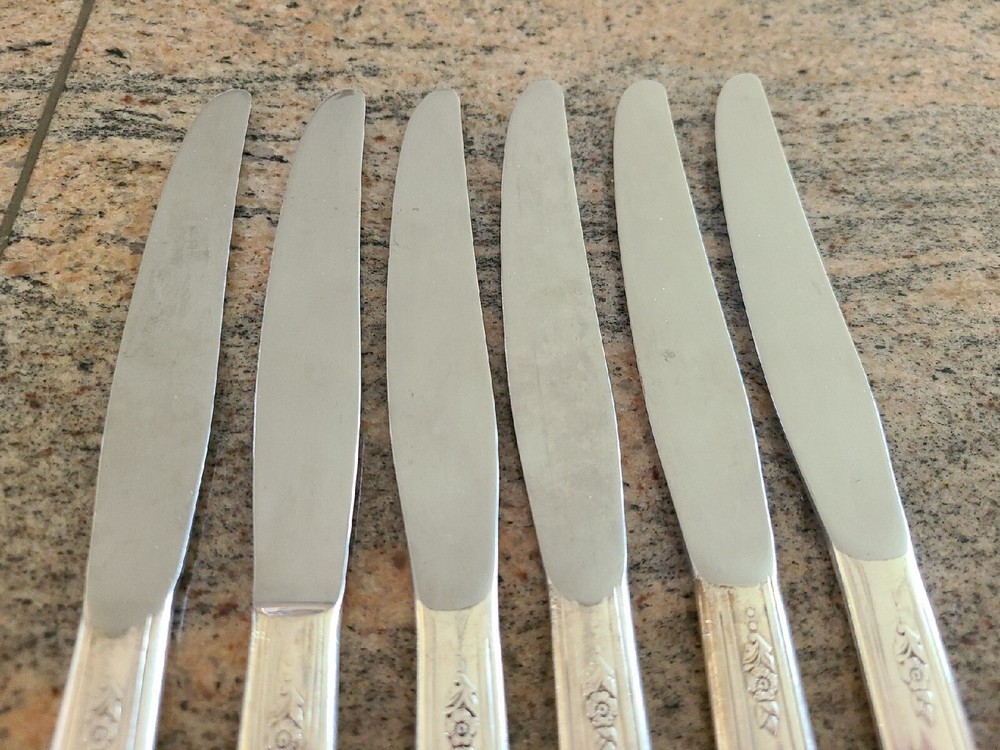 6 Dinner Knives Oneida Community Tudor Silver Plate QUEEN BESS II pattern