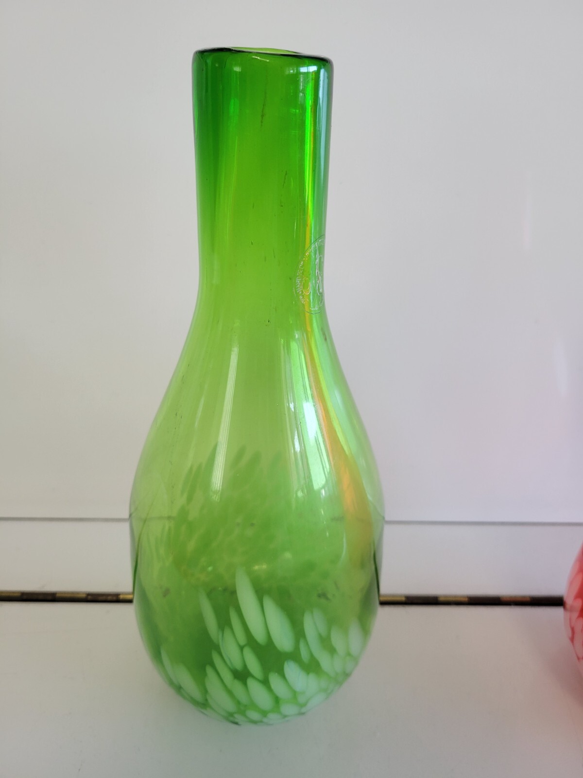 1 CREATIVE ARTISANS HANDBLOWN VASE GREEN AND WHITE CONFETTI 10.5 INCHES