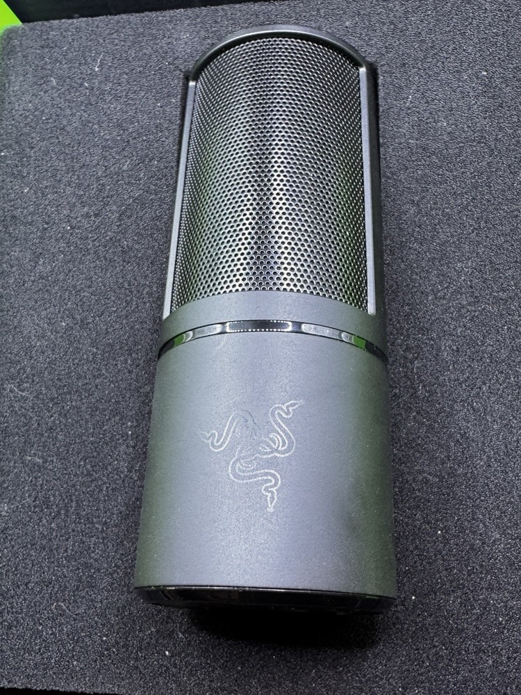 Razer Seiren X Streaming Microphone, Professional Grade BLK