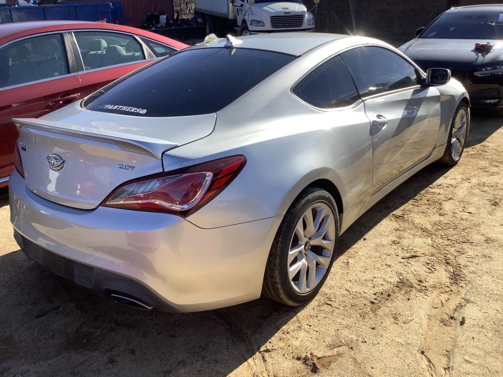 GENESIS 2013 Glove Box 4907864