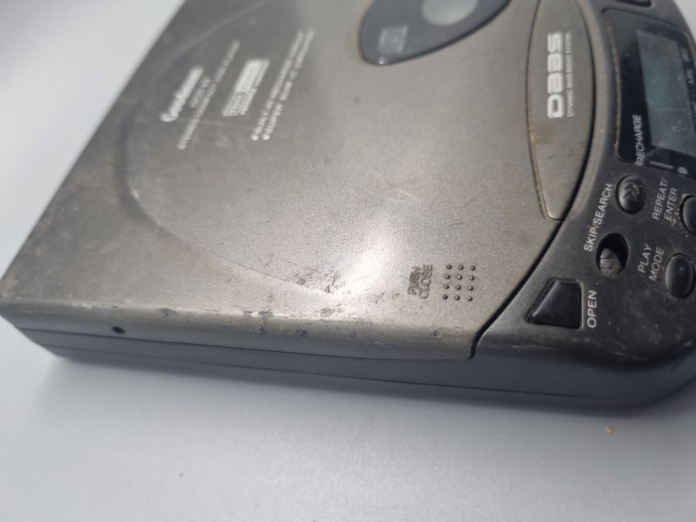 Goodmans GCD83 Portable CD Player - Retro Vintage-untested