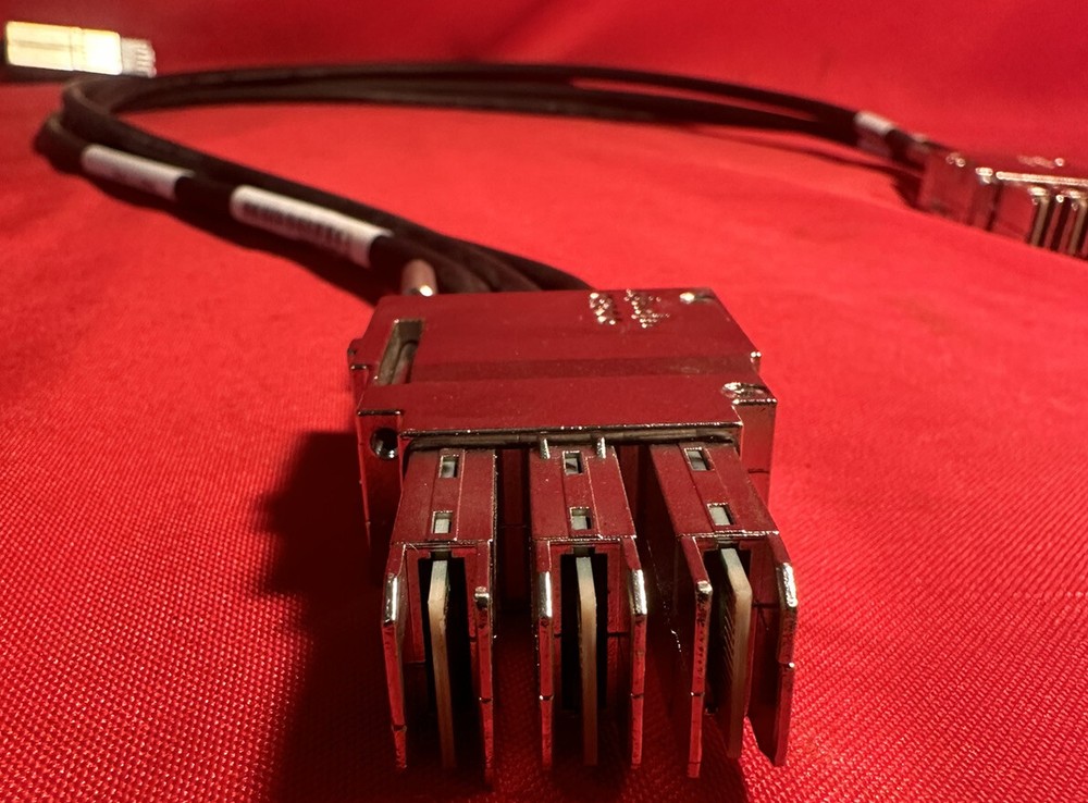 Genuine Cisco STACK-T1-1M V01 StackWise 480 Stacking Cable