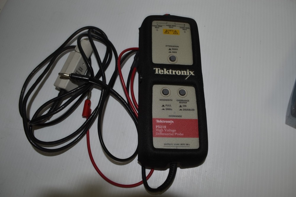 TEKTRONIX HIGH VOLTAGE DIFFERENTIAL PROBE MODEL P5210 (ZBZ92)