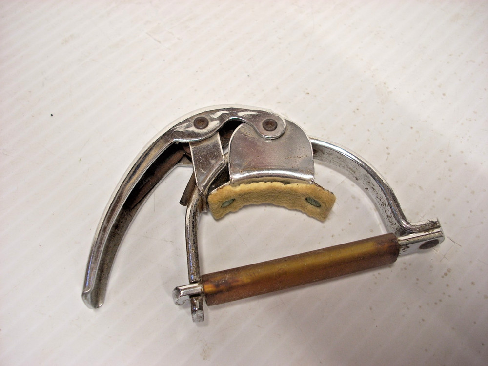 Hamilton KB19A spring lever guitar capo