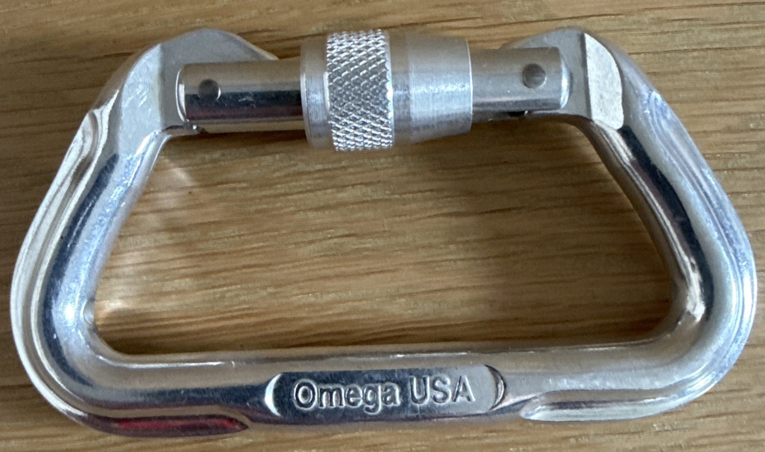Omega USA D Carabiner Screw-Lock Aluminum kN 31/9/9 CE0082 – Climbing Clip
