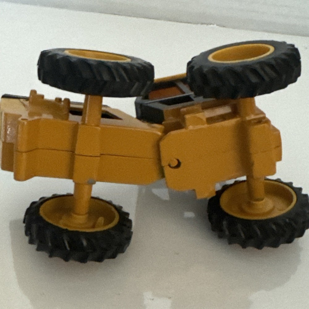 Versatile 256 Tractor Diecast/Plastic 5" long First Edition