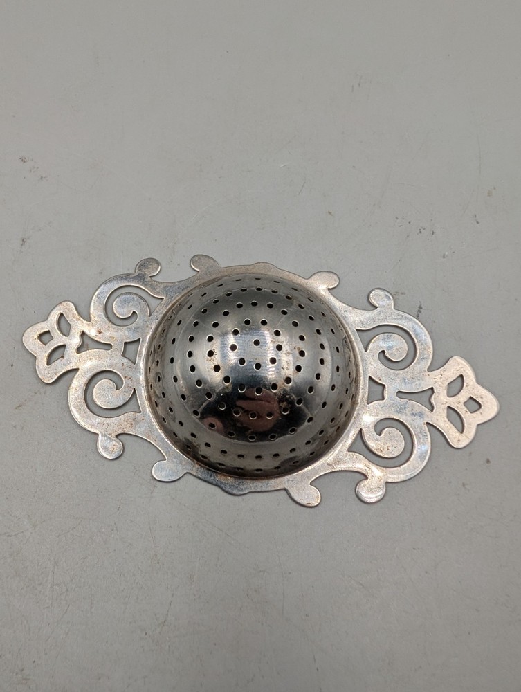 VINTAGE English Silver Plate Over The Cup Tea Strainer