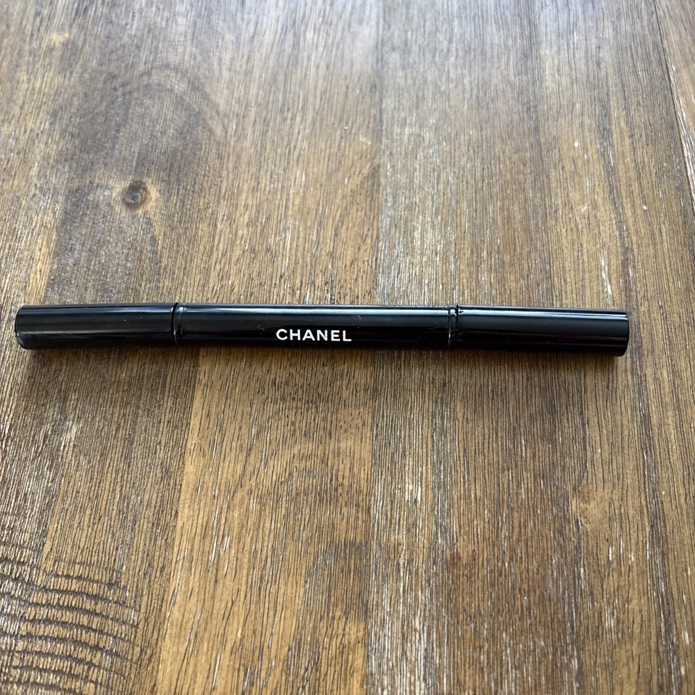 CHANEL   Definer Smudger  Dual Tip Eyeshadow Brush