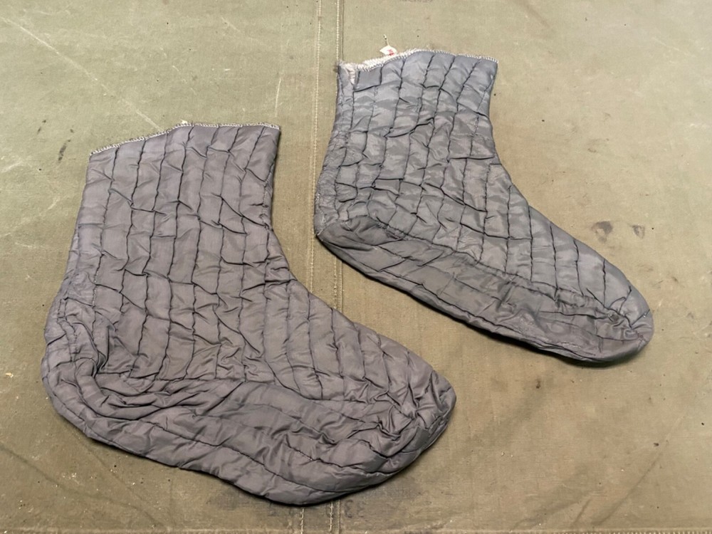ORIGINAL WWII US ARMY AIR FORCE PILOT BOOTS WARMER INSERTS-MEDIUM, PAIR
