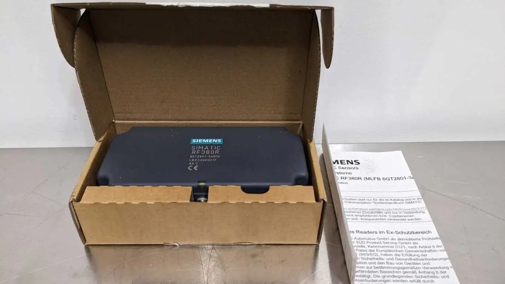 Siemens 6GT2801-3AB10 RF Reader Simatic RF380R
