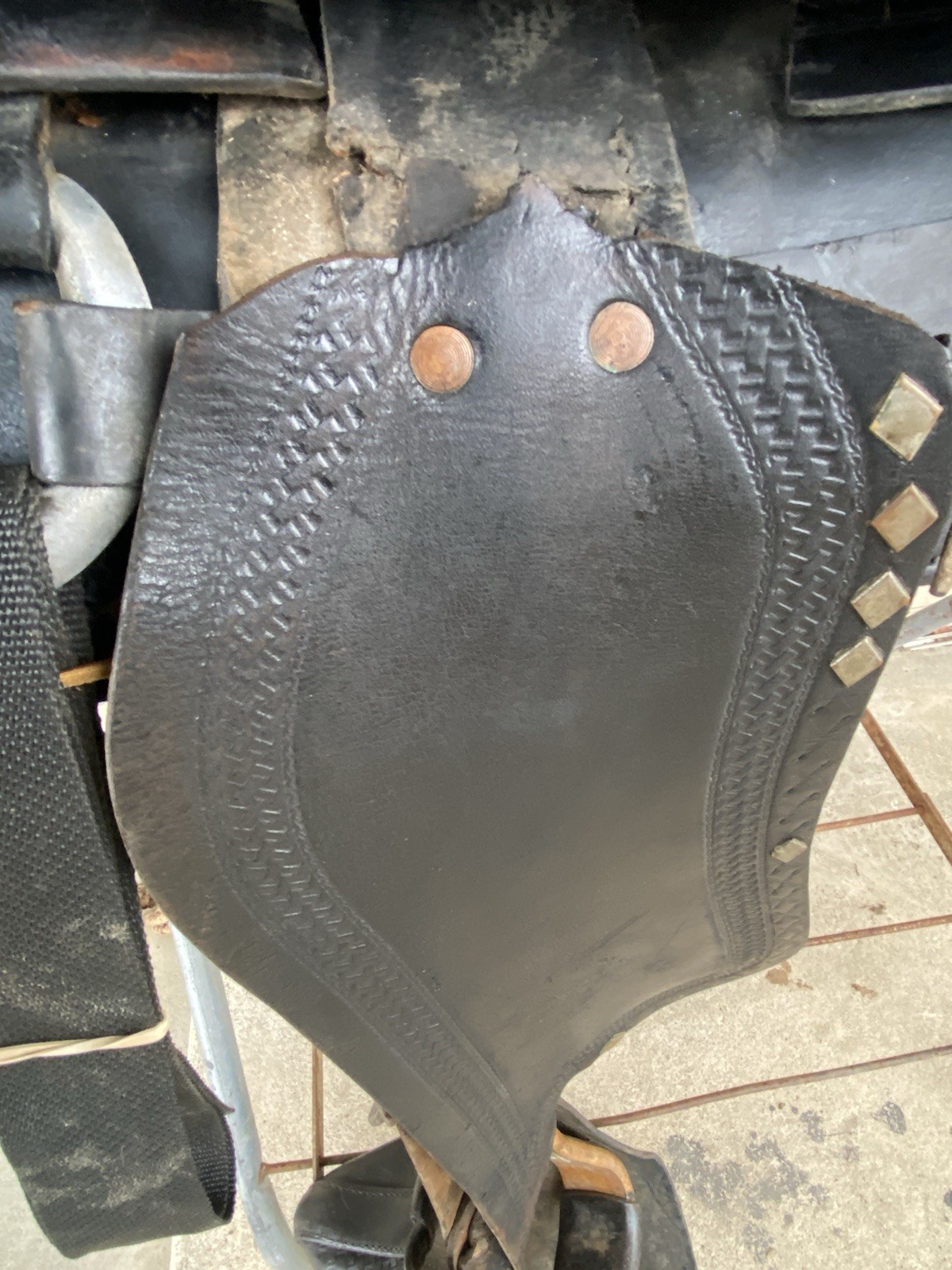 Vintage/Antique 15.5" Simco Western saddle w/silver diamonds, tapaderos