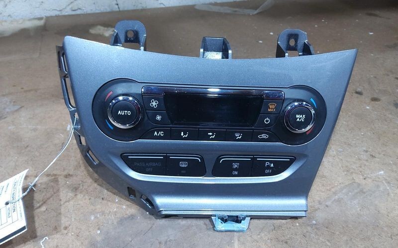 2012 Ford Focus AC Heater Climate Control Temperature  gasoline, automatic OEM
