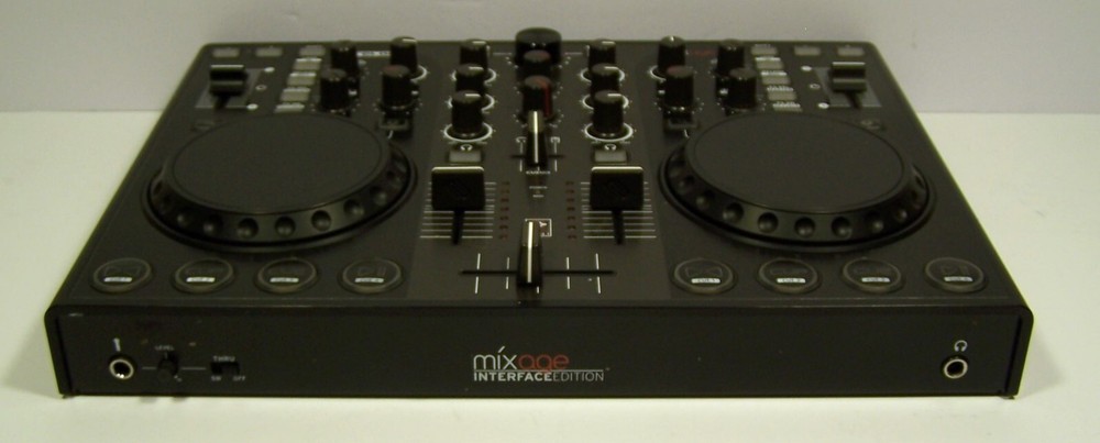 Reloop MIXAGE MK2 Interface Edition Professional DJ-USB/MIDI Controller