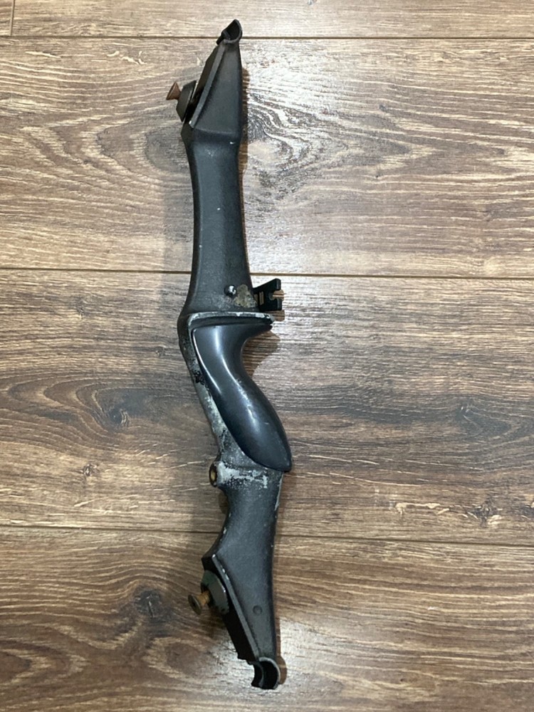 VTG RISER COMPOUND BOW PART WARF RH HANDLE ARCHERY OLD SCHOOL UNBRANDED LIGHTWEI