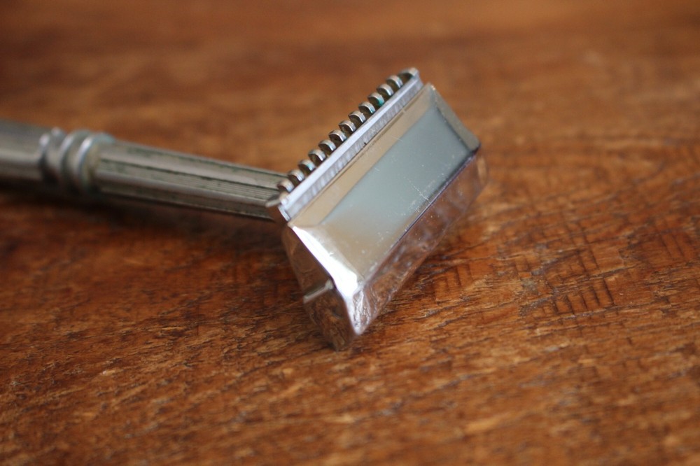 Vintage GEM Micromatic Single Edge Safety Razor with Case