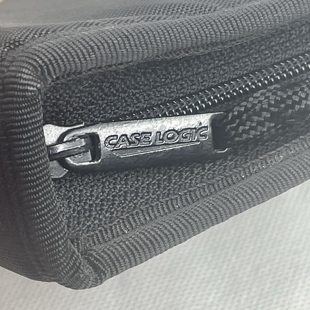 Case Logic 24 CD DVD Blu-Ray PC Disc Black 6" Soft Sleeve Zipper Storage Case