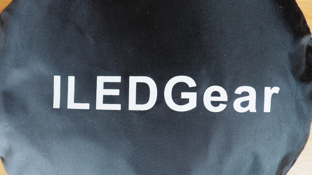 iLEDGear 24 x 36 Folding Space Light Diffuser for LED Video Lights (Barely Used)