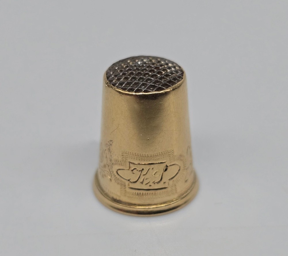 Antique Thimble 18K gold
