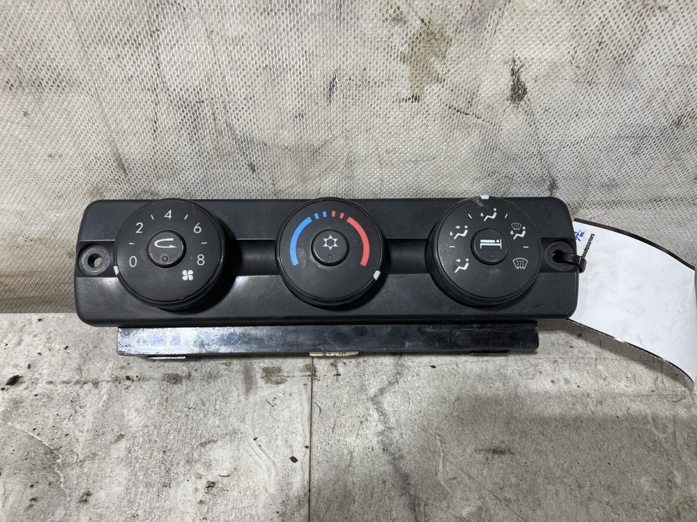 2008-2022 Freightliner CASCADIA Heater A/C Temperature Controls - Used