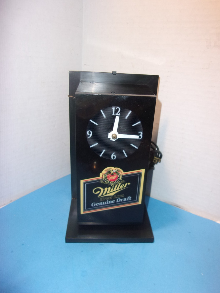 Miller Genuine Draft SIGN CLOCK "Light PLASTIC Clock" Mid Century 9"