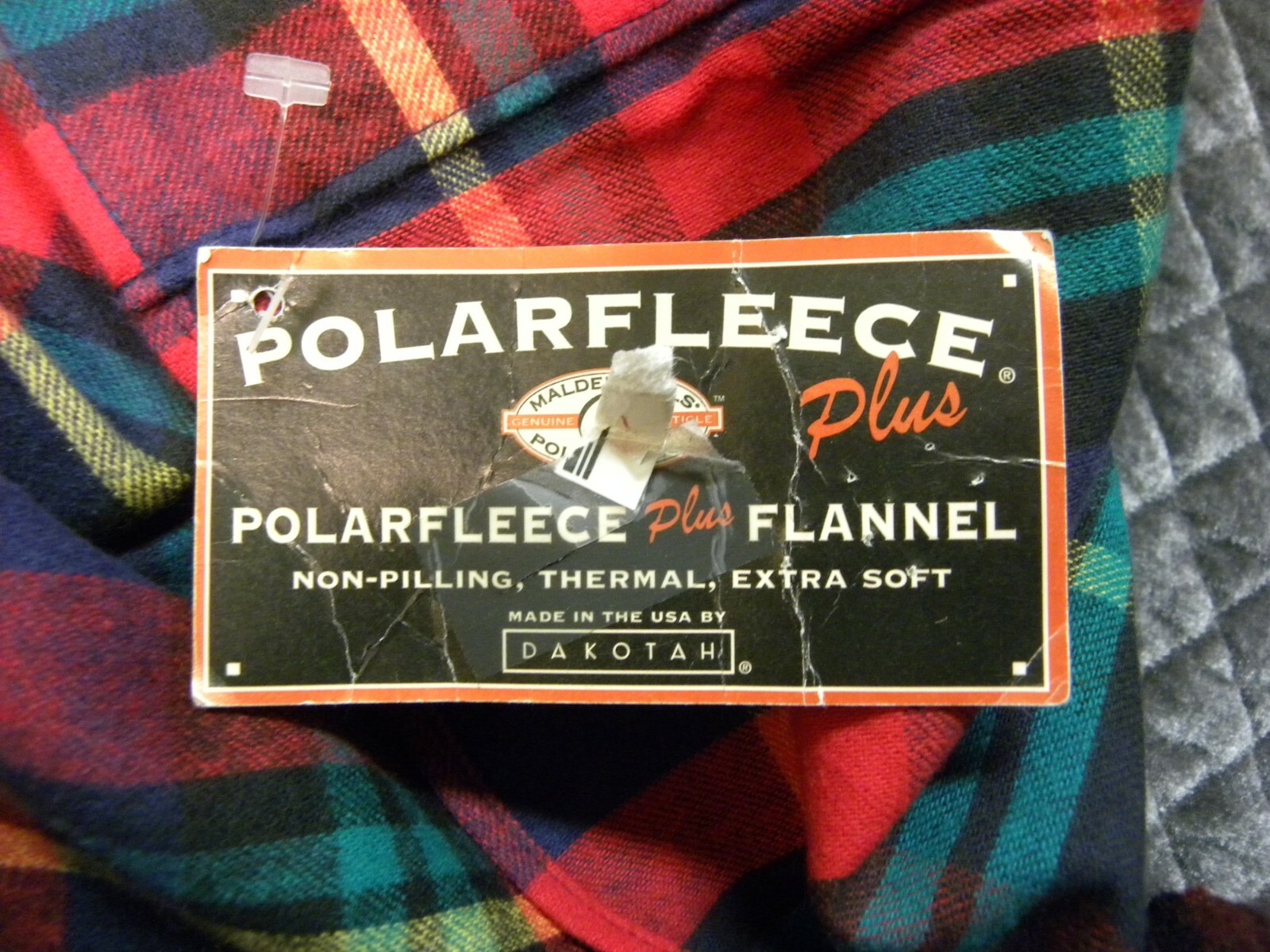 NWT POLARFLEECE Plus Flannel Bed Skirt Red-Multicolor Plaid Full Flaw