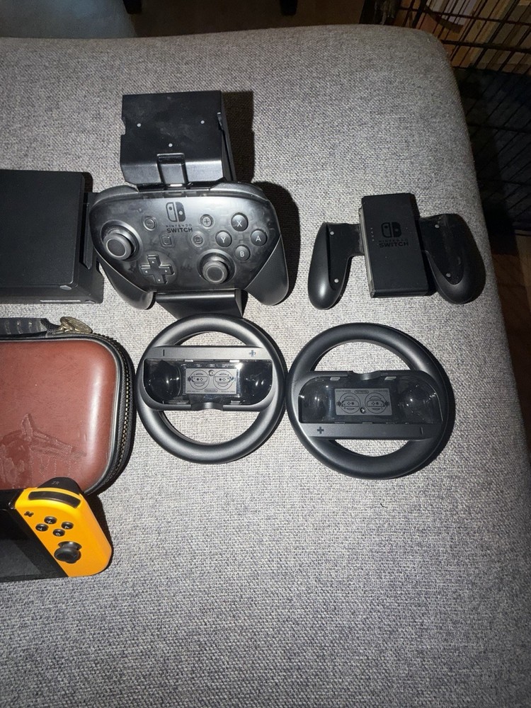 Unpatched Nintendo Switch Bundle XAW1 (Hackable) + Pro Controller + Dock + Case