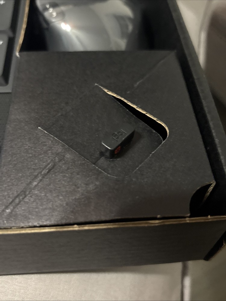 Logitech MK850 Performance Wireless Keyboard and Mouse Combo (Open Box)