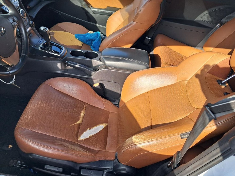 GENESIS 2015 Glove Box 4775666