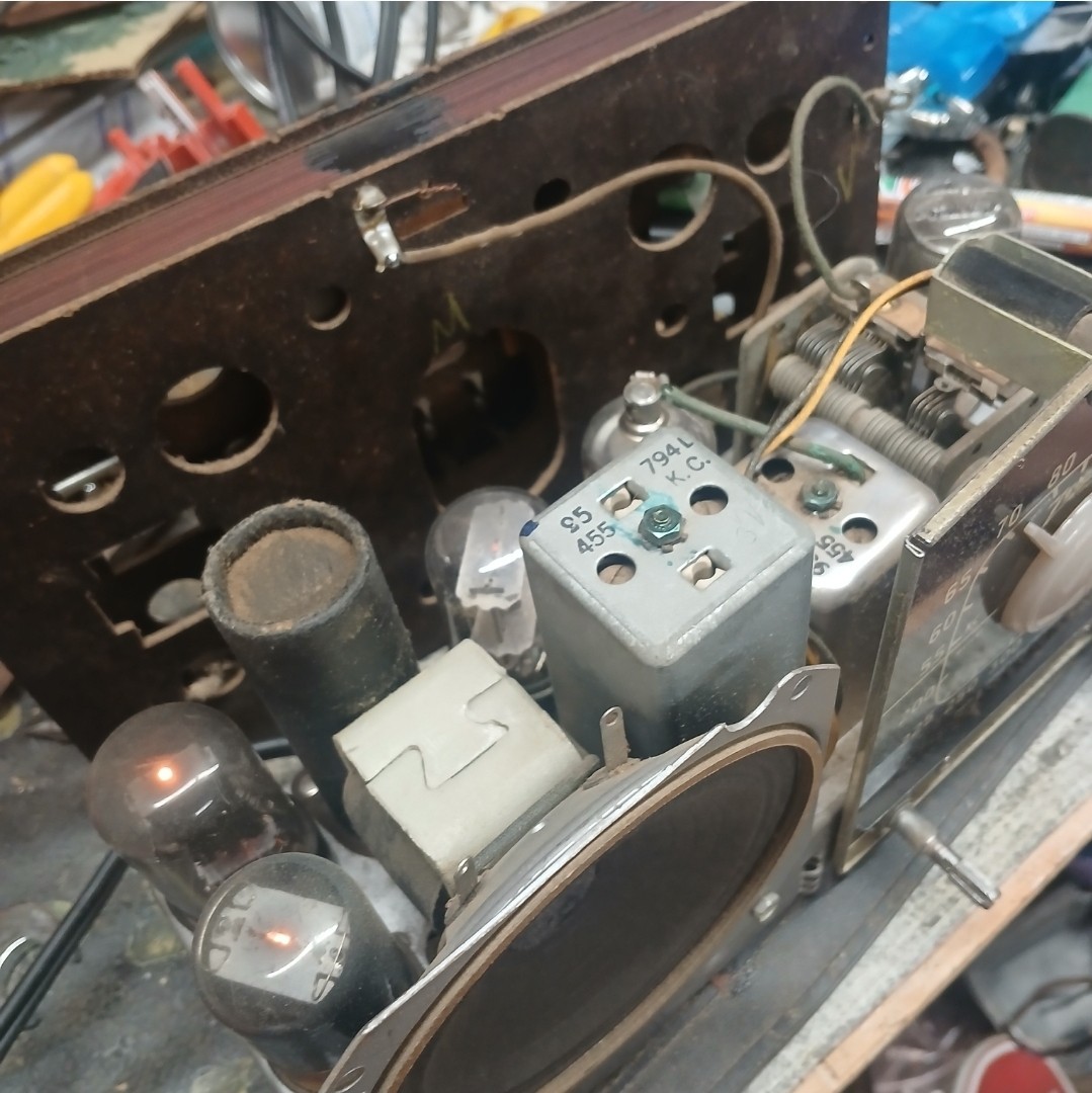 rare vintage 1941 Zenith Tube AM Radio TESTED AND WORKING Model 26-281