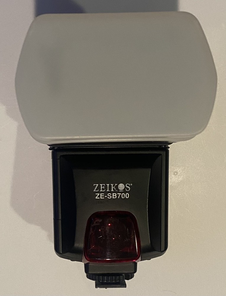 ZEIKOS - ZE-SB700 Digtal SLR Camera Flash - TESTED