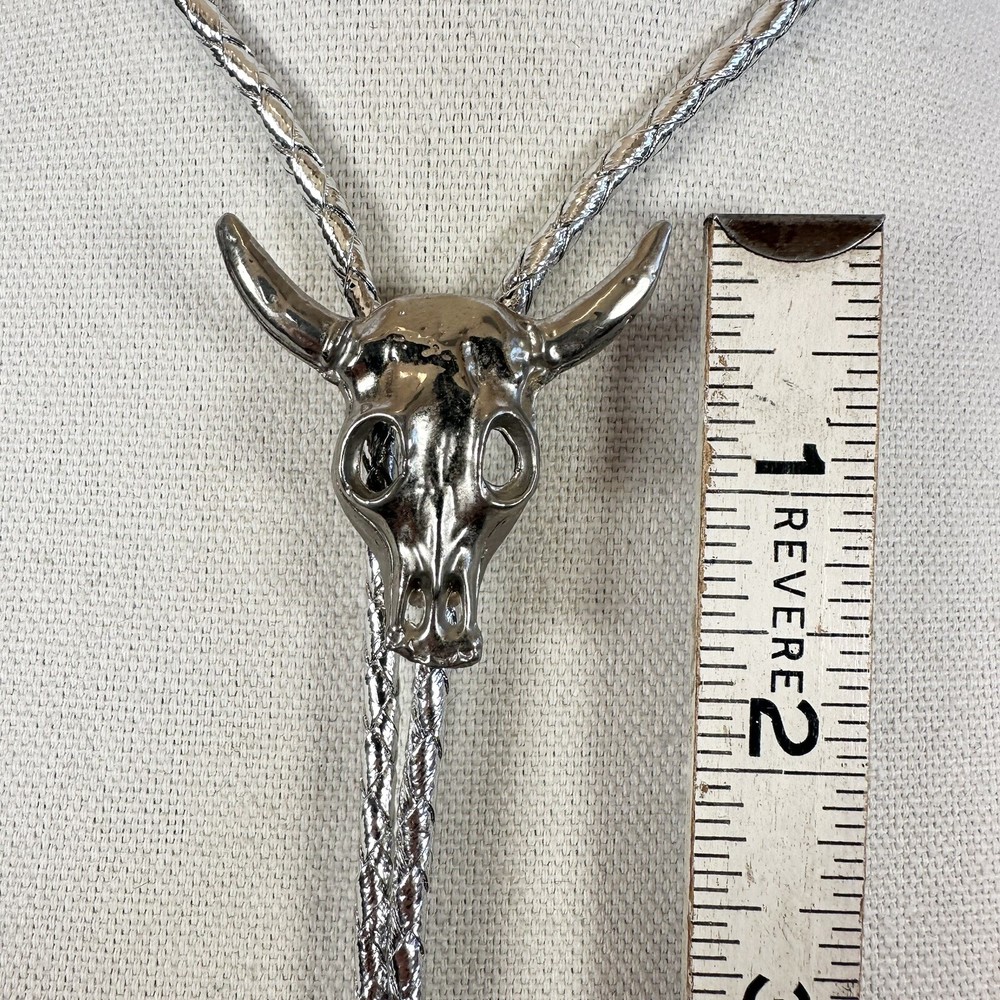 Vintage Western Silver Tone Bolo Tie Steer Head Skull