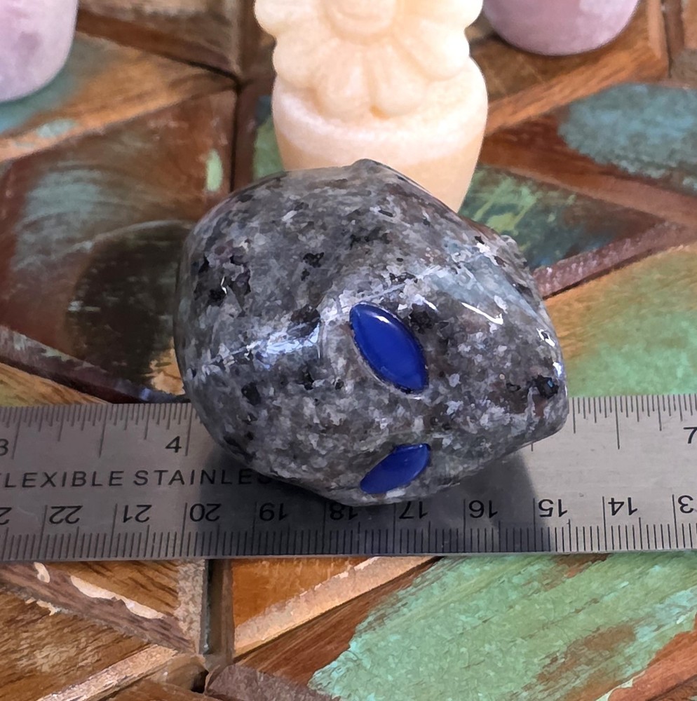 Yooperlite Alien Head Carving- UV Reactive- WYSIWYG