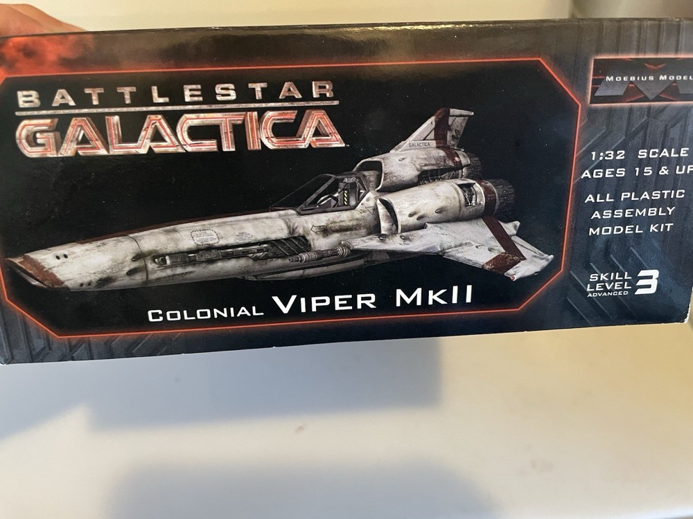 Moebius Models Battlestar Galactica Colonial Viper Mk II 1:32 Plastic Model Kit
