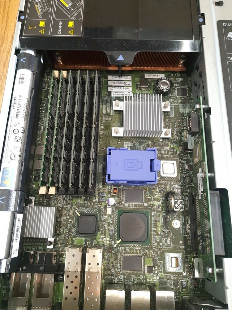 - NetApp 111-01062 110-00136 Controller With Memory for FAS3240 NAF-0901 Array