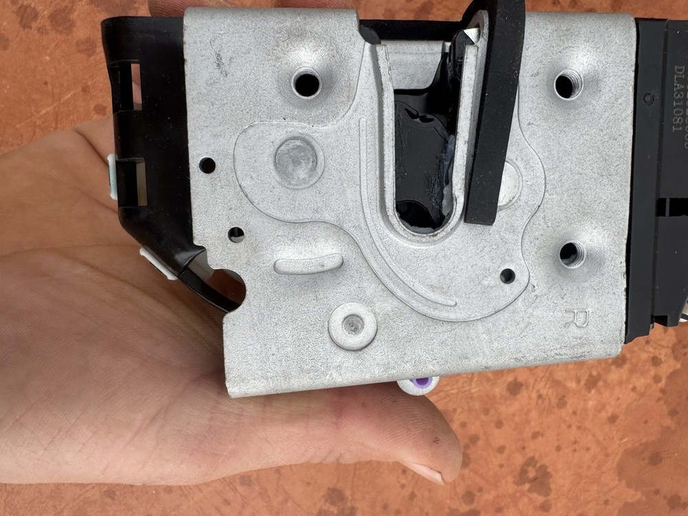 Door Lock Actuator Dla31081