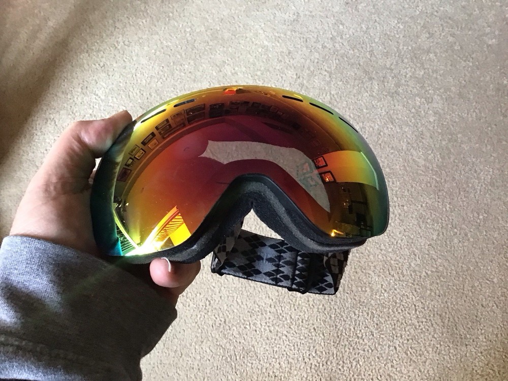 SnowLedge Hard Shell Ski Goggles Zipper Case Plus Goggles