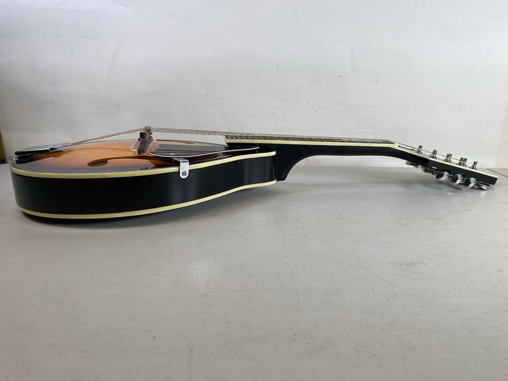 Hal Leanard Harmony Mandolin 8 String & Method Book HL00125547 Instrument 46S19