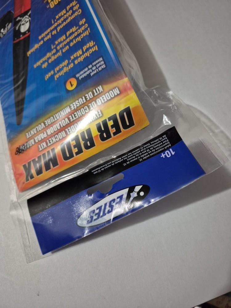 Estes Flying Model Rocket Kit 651 Skill Level 10+ Der Red Max 600ft Launch NIP