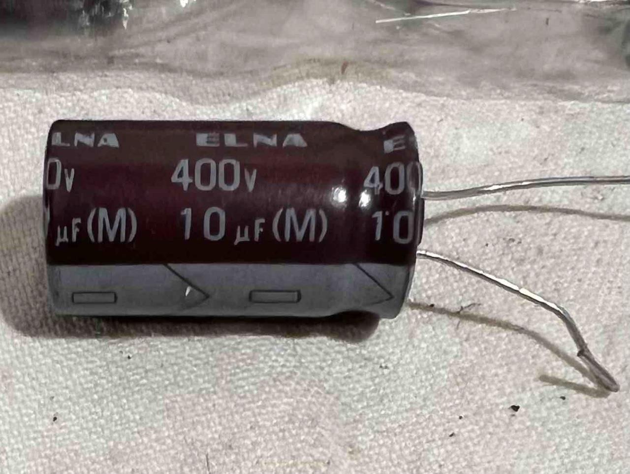 50 New Elna 10uf 400 VDC 105° Electrolytic Radial Capacitors