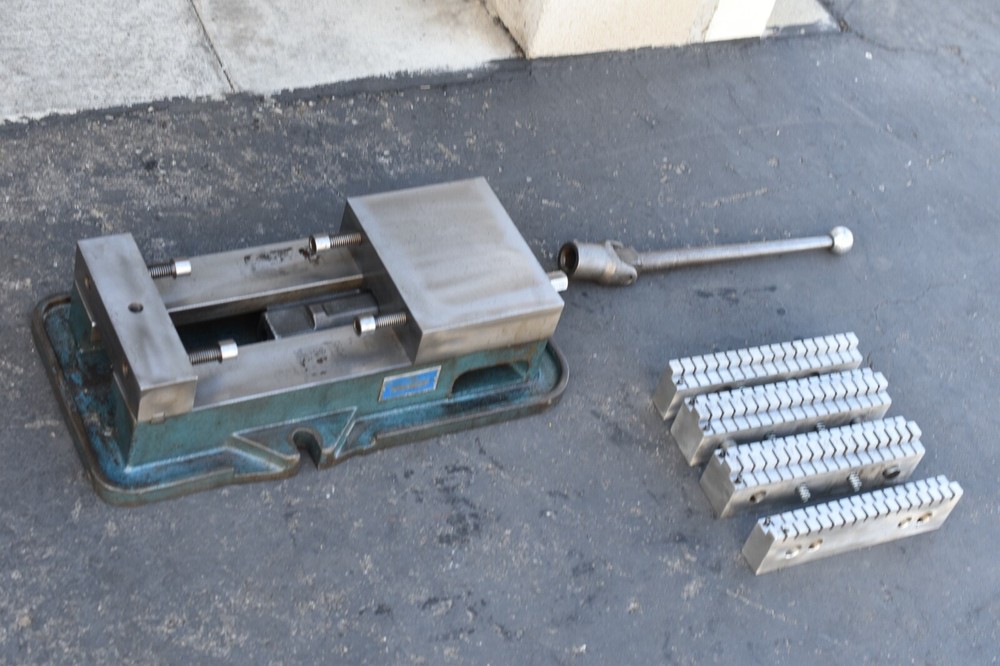 Kurt D80 Anglock Milling Machine Vise 8" wide