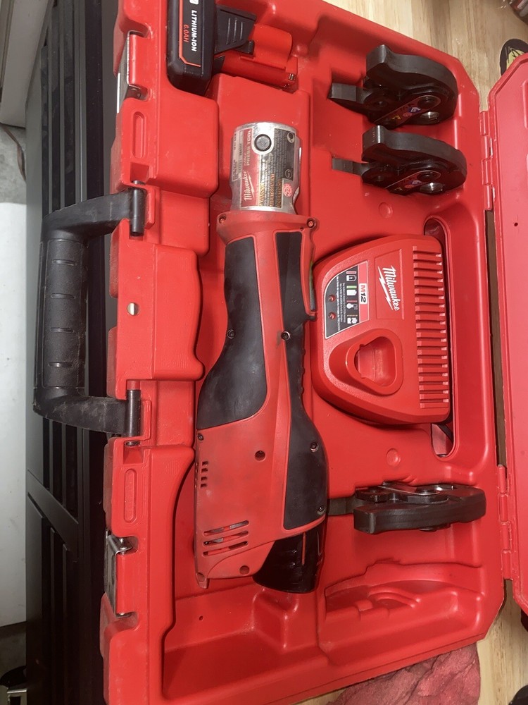 Milwaukee M12 Force Logic Press Tool Kit (2473-22)