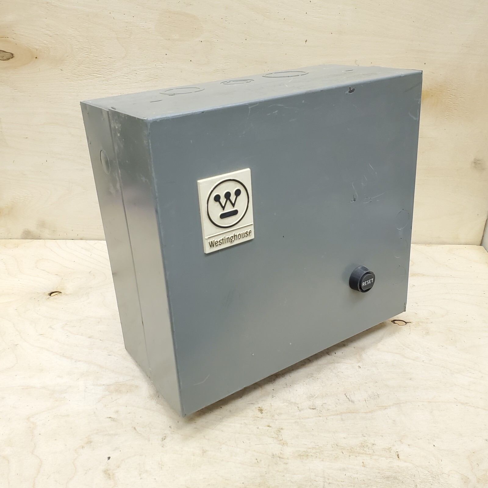 Westinghouse B210SACB Size 00 Enclosed Reversing Motor Starter 120VAC Coil