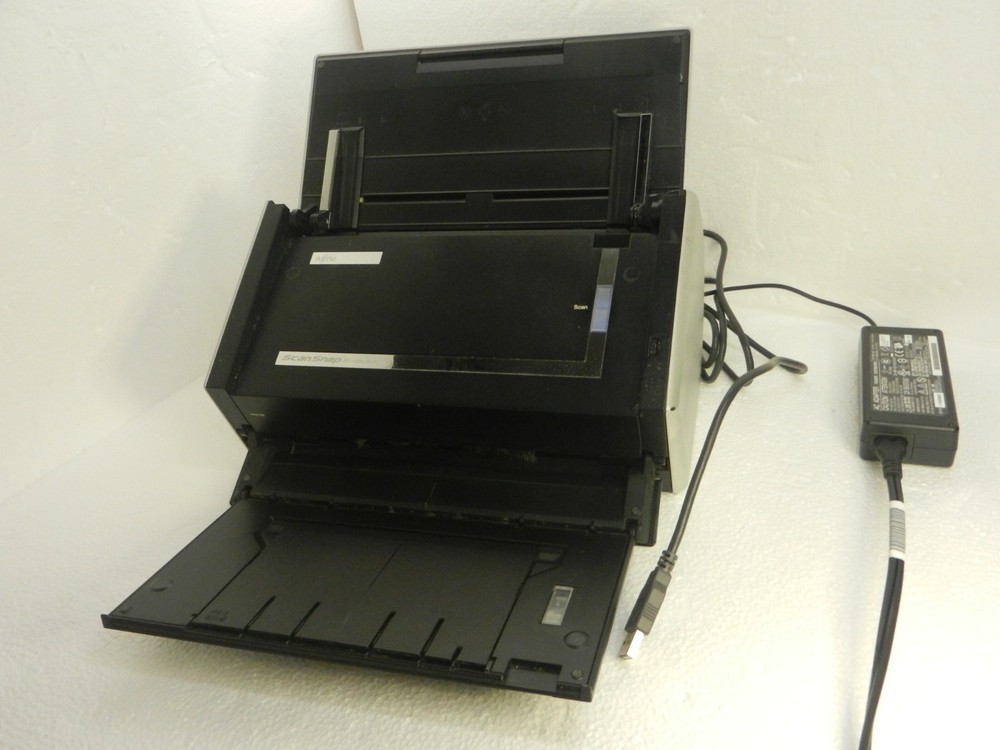 Fujitsu Scan Snap S1500 Scanner w/ AC Adapter & USB CABLE - SILVER