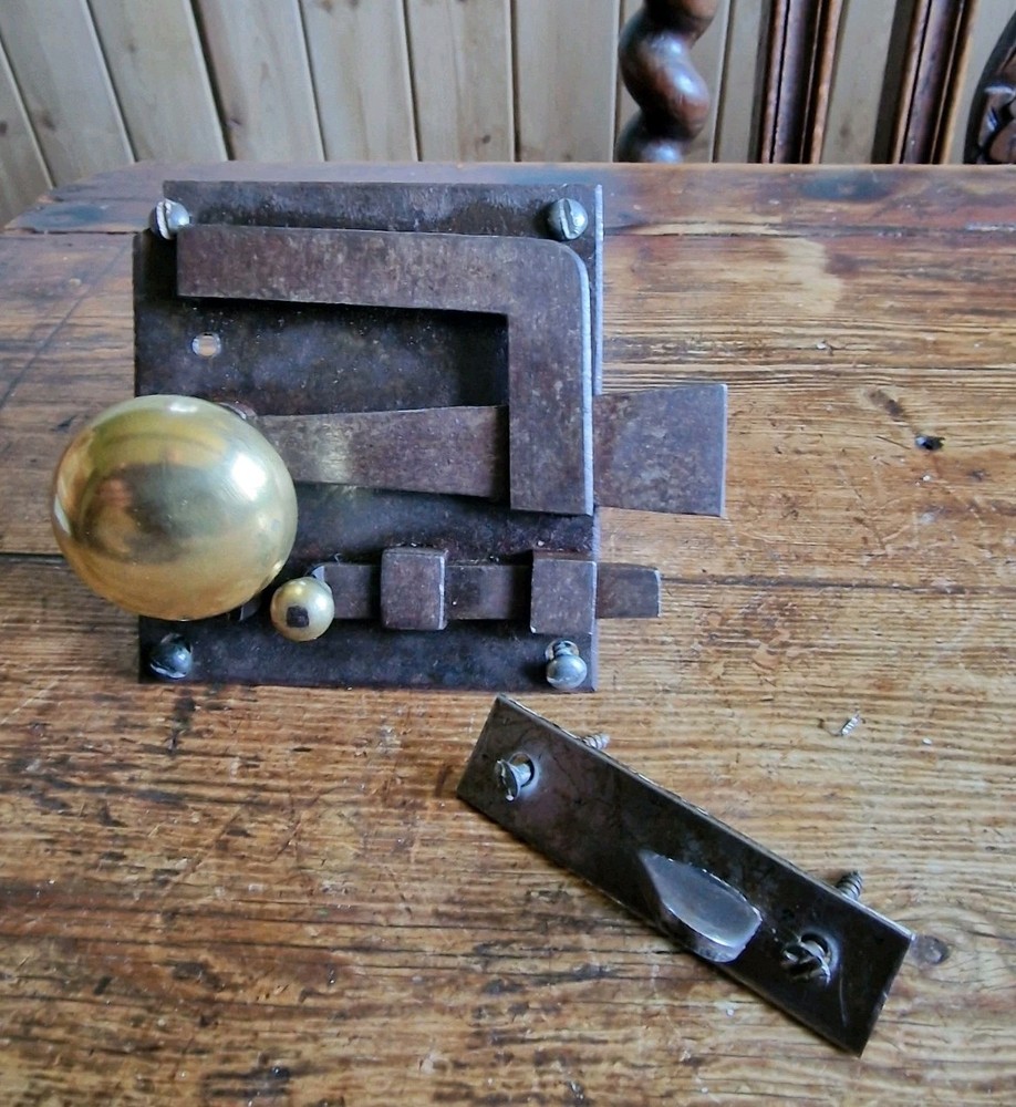 Restored Antique 18th Century Georgian Skeleton Lock, Knobs & Keep. c1760