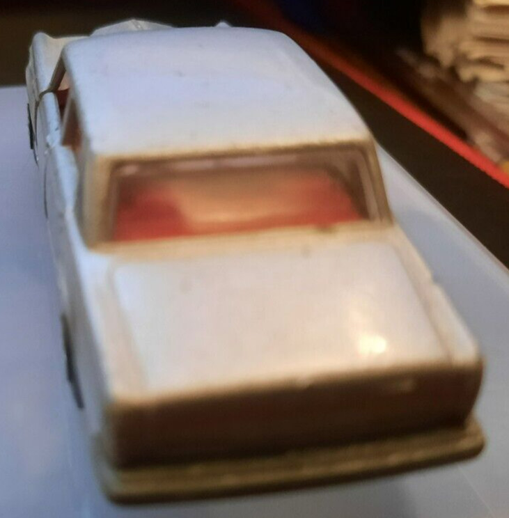 Matchbox 1-75 Die cast MB39 Rolls Royce Silver Shadow