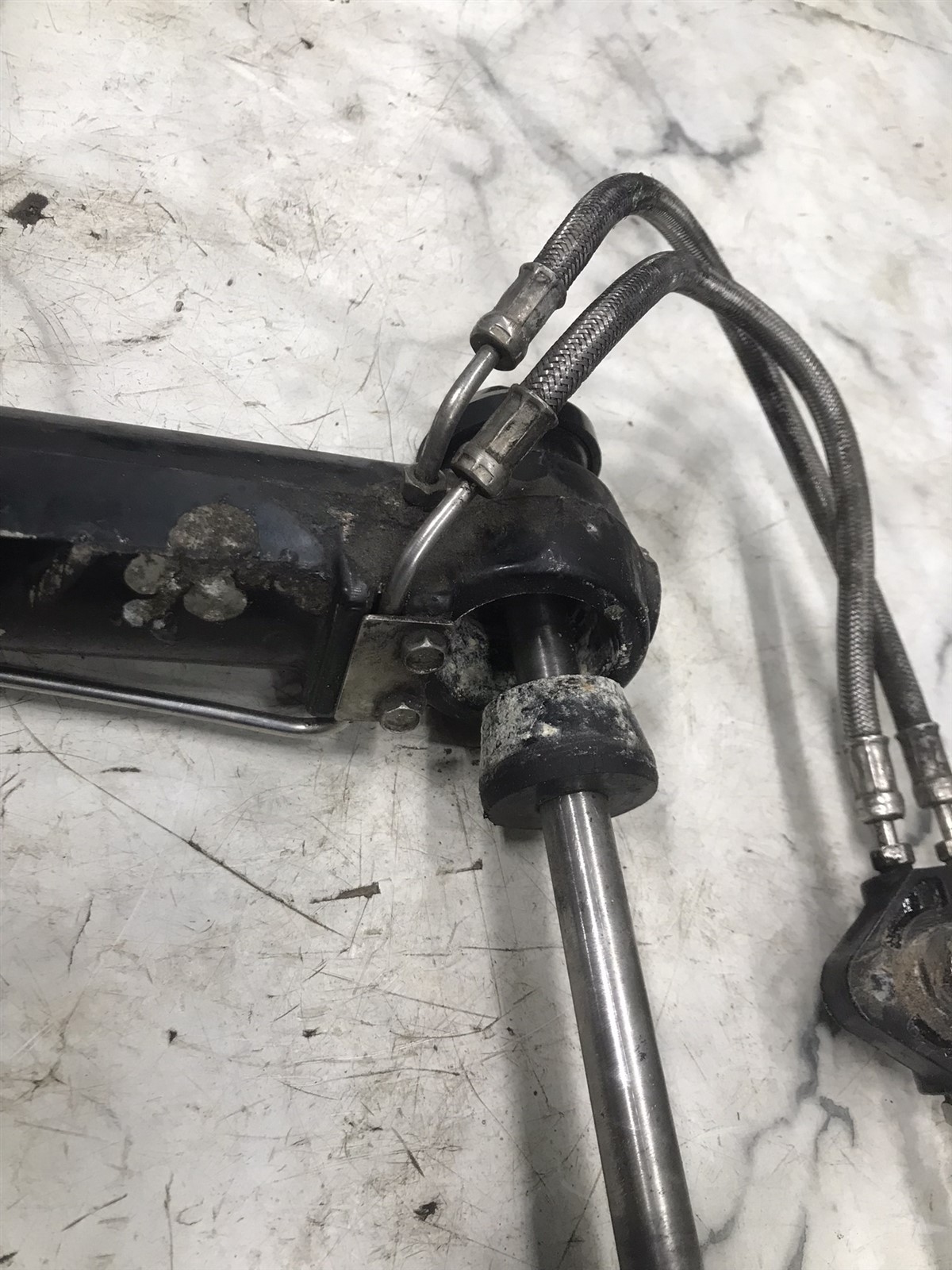 Mercury MerCruiser Alpha Bravo trim tilt lift hydraulic cylinders power trim XD